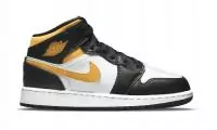 nike air jordan 1 mids 2021 white pollen black